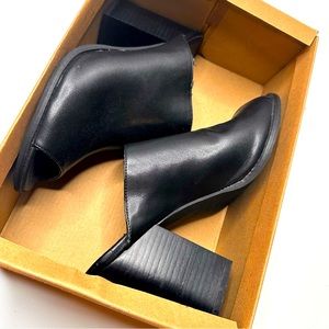 UO Urban Outfitters Black Mules Womens Shoes Size 9 Sloane Style # 4532-34 2000s